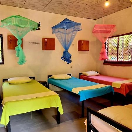 Helena Hostel Диквелла Экстерьер фото